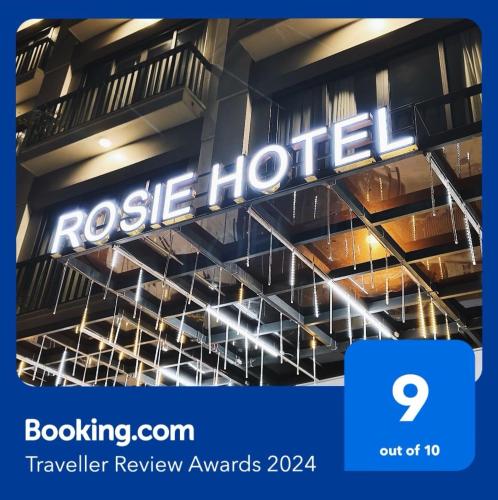 โรงแรมโรซี บัลโคนี ฟู้โกว๊ก (ROSIE BALCONY HOTEL  PHU QUOC) in เดืองดอง