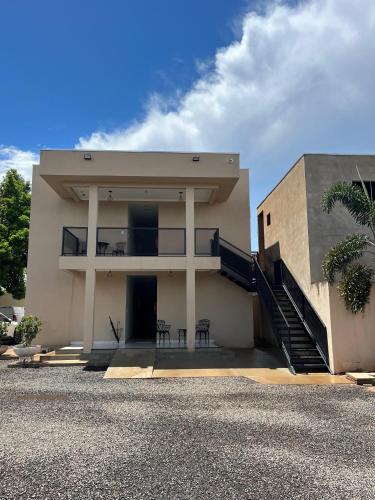 Фасада на хотела, DELUZ HOTEL in Vila Barbosa
