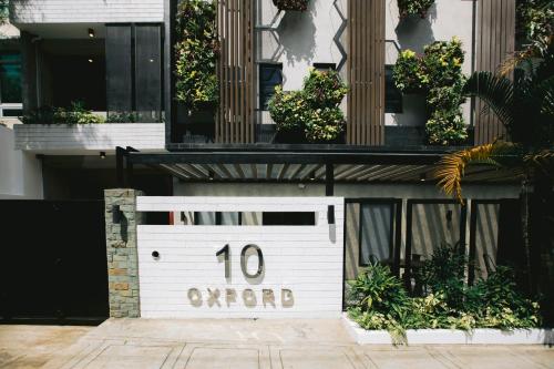 10 Oxford Residences, Quezon City