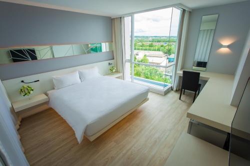 Crystal Hotel Hat Yai Room Type - Deluxe Suite with King Bed