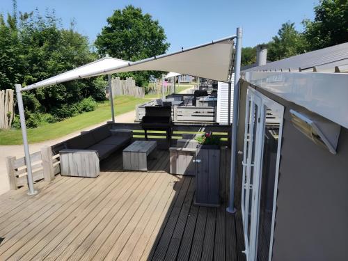  Cozy Tiny SolHouse 6 - Near Groningen - Location 5 Stars in Kropswolde