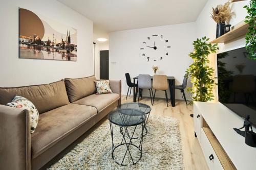 Symphony City Square Aparthotel by INA 3