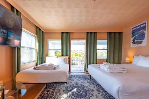 106 Tropical Breeze - Formerly Wells Manor Since 1953