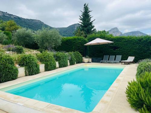 Charmant Mas Arty avec piscine in Vence City Center