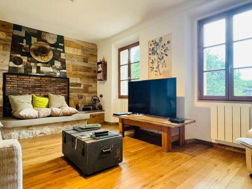 Charmant Mas Arty avec piscine in Vence City Center