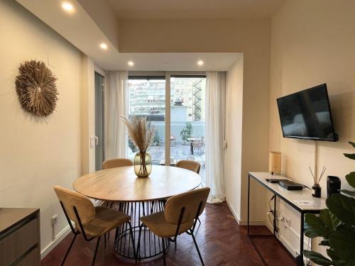 CASA BOMA LISBOA – BRIGHTING APARTMENT WITH SPACIOUS TERRACE – ALVALADE III - image 3