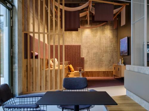 Shared lounge/TV area, URBAN LOFT Berlin in Tiergarten