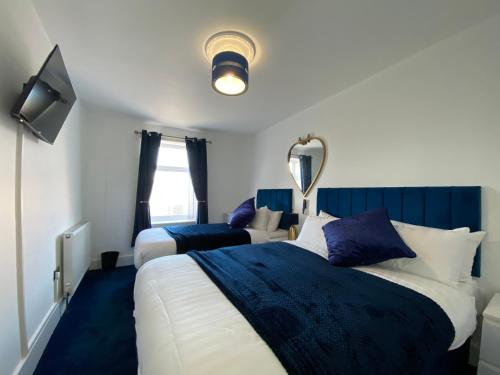 AQUARIUS APARTMENT - SEA VIEW - SLEEPS SEVEN