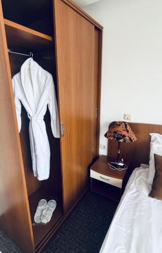Suite with Bedroom image 7