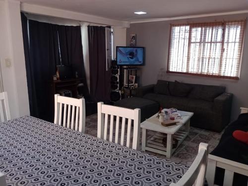 Hostal La Palmera near Ministro Pistarini nemzetközi repülőtér