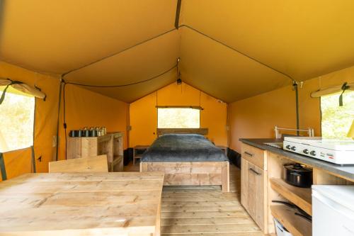 Safari tent 2 op Wellness Camping en B&B Stoltenborg in Groenlo