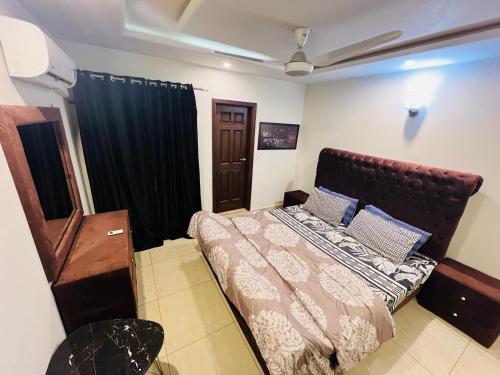 Stylish & Serene 2BHK Apt - image 9