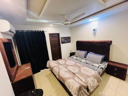 Stylish & Serene 2BHK Apt - image 9