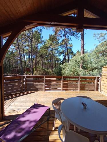 CHALET A NATURISTE Le TIKI in 拉溥