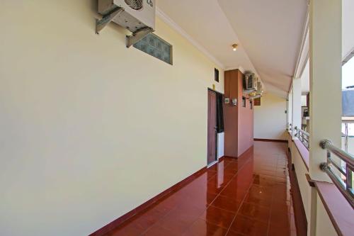 Lobby, Super OYO 92437 Wahidin Guesthouse in East Pekalongan