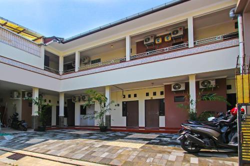 Entrance, Super OYO 92437 Wahidin Guesthouse in East Pekalongan