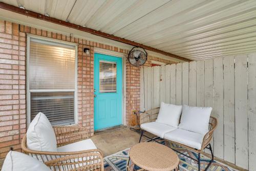 Leon Valley Home Near SeaWorld and Aquarium! in San Antonio, USA