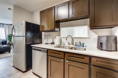 Leon Valley Home Near SeaWorld and Aquarium! in San Antonio, USA