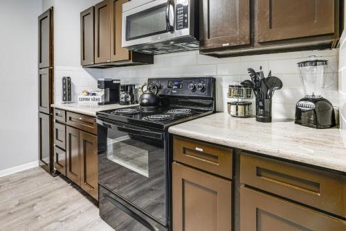 Leon Valley Home Near SeaWorld and Aquarium! in San Antonio, USA