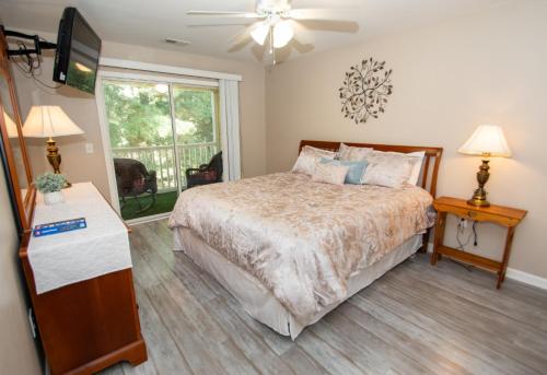 Faciliteter, River Oaks Fairways 27-E by Palmetto Vacation Rentals near Hollywood Wax Museum