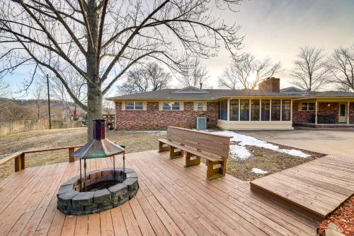 . Pineville Home with Fire Pit Less Than Half-Mi to Elk River!