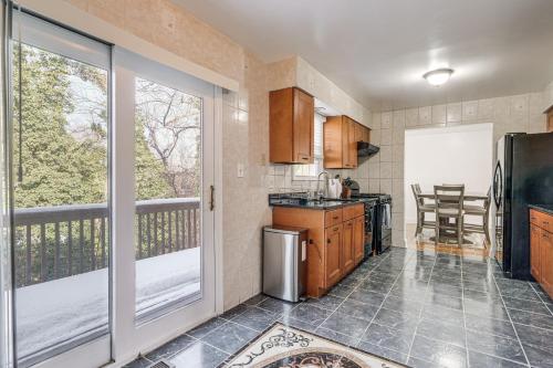 Pet-Friendly Silver Spring Home 2 Mi to Downtown! in Silver Spring (MD)