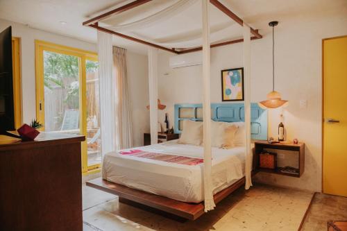 Double Room image 10
