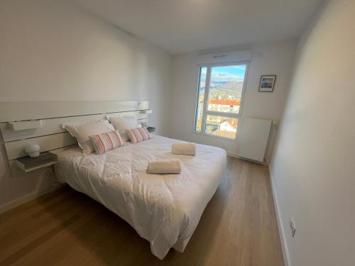Two-Bedroom Apartment image 3