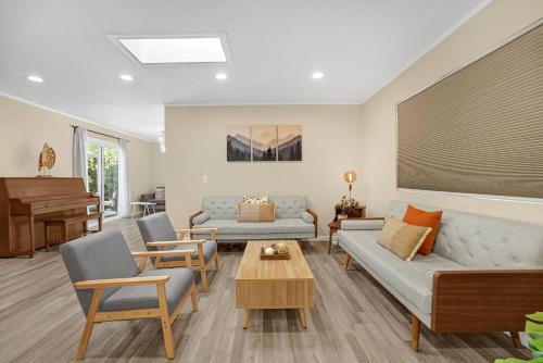 Stunning Home · LA Main Attractions + Disneyland! in West Covina, USA