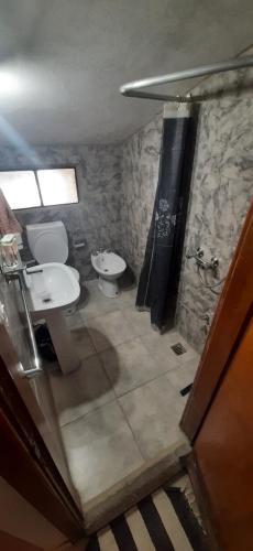Twin Room with Private Bathroom image 4