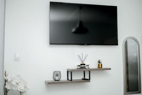 One-Bedroom Apartment image 10
