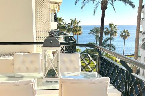 MI CAPRICHO Beachfront 400 - Apartment With Sea Views Costa del Sol