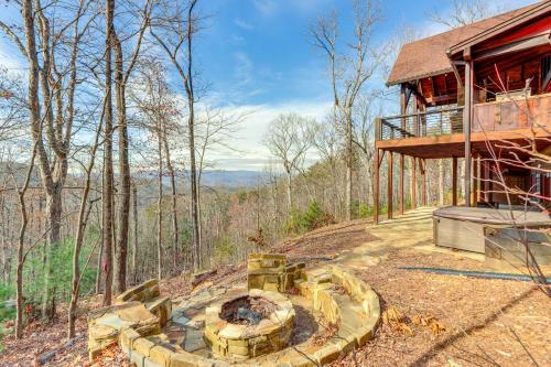 Quiet Blue Ridge Cabin with Hot Tub, Mountain Views! in Blue Ridge, USA