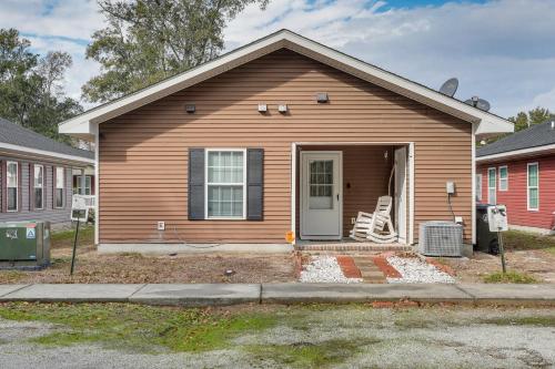 Charming Charleston Home 7 Mi to Downtown!