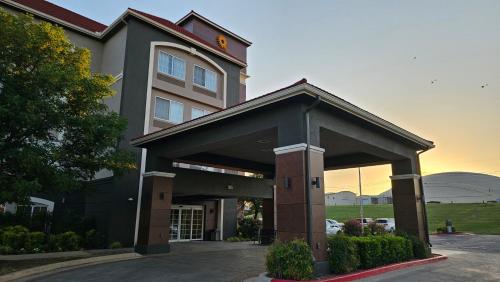 La Quinta Inn & Suites by Wyndham Lawton / Fort Sill