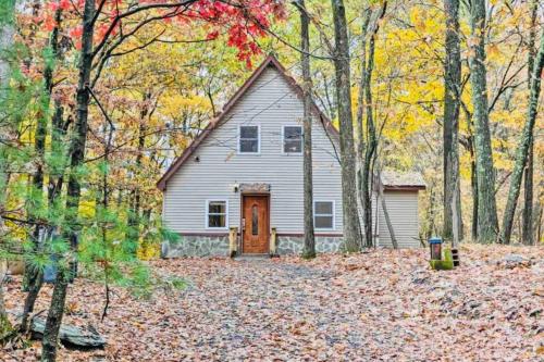 Tranquil,Forest home w/Lake View - Chalet - East Stroudsburg
