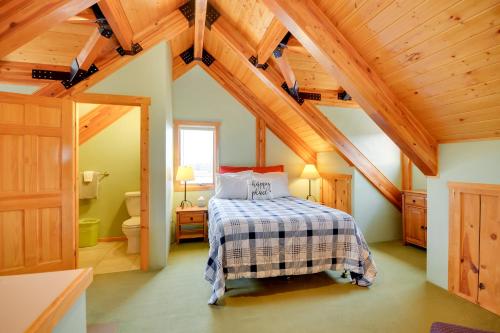 Off The Beaten Path Cabin with Deck and Hot Tub - image 11