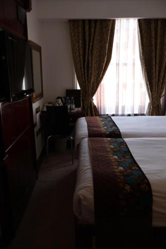 Dreamtel London Kensington - image 14