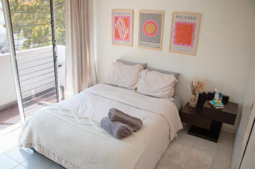 Private Room with Workspace & Balcony in Mexico City in Mexico City, Mexico
