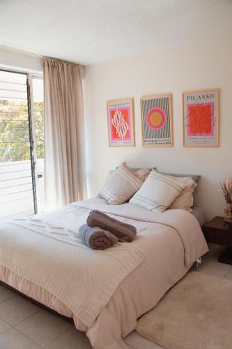 Private Room with Workspace & Balcony in Mexico City in Mexico City, Mexico