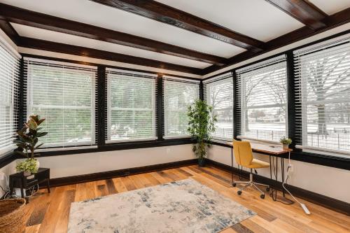 Spacious East Orange Home Steps to Elmwood Park! in East Orange, USA