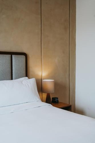 Deluxe Room image 3