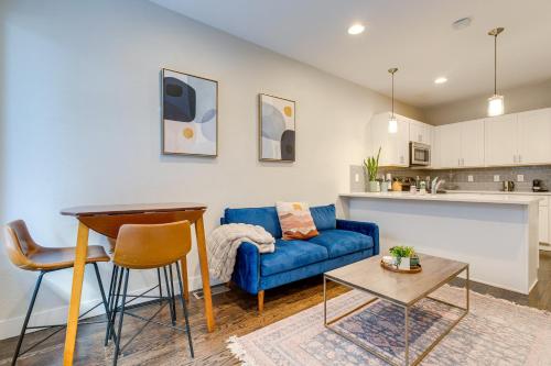 Denver Retreat with Rooftop Deck Walk Downtown! in Denver, USA