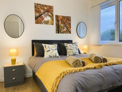 A spacious 3 bedroom house near UHCW, Free parking, Fast Wi-Fi, FHD TV, Netflix, Sleeps up to 9 gîte à louer Caludon Castle
