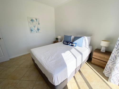 Three-Bedroom House image 9
