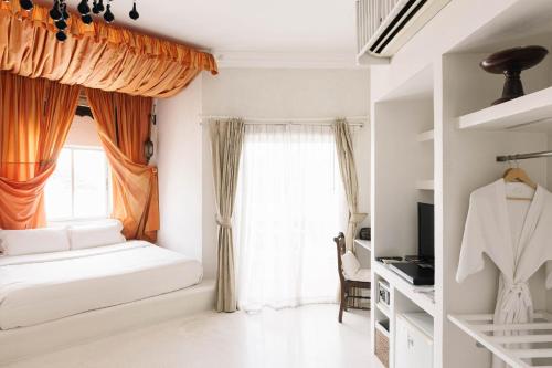 room detail thumbnail 0