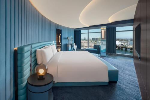 room detail thumbnail 1