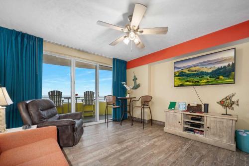 Luxury 16th Floor 1 BR Condo Direct Oceanfront Wyndham Ocean Walk Resort Daytona Beach | 1610 in Daytona Beach, USA