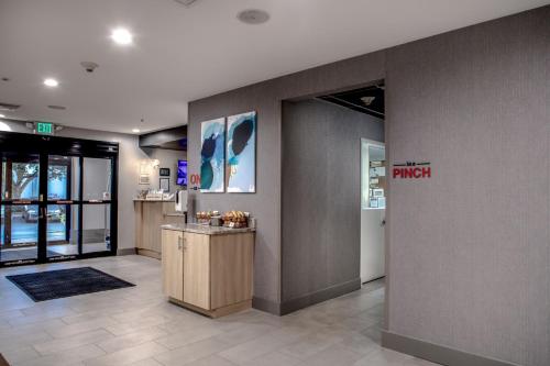 萨凡纳机场万豪广场套房酒店