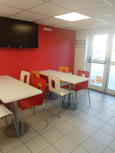 Premiere Classe Saint Brice Sous Foret - image 13